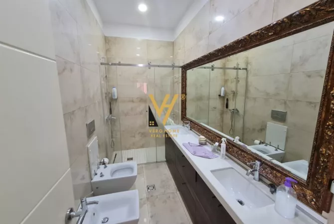 Shtepi me qera Apartament ne Tirane, 3+1, Mobilimi E mobiluar, Pagesa 100,000  Leke.