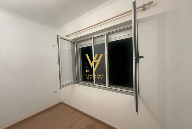 Ambient biznesi me qera 3+1 ne Tirane - 700 Euro