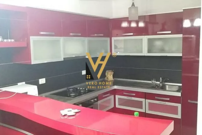 Shtepi me qera Apartament ne Tirane, 3+1, Mobilimi E mobiluar, Pagesa 800  Euro.