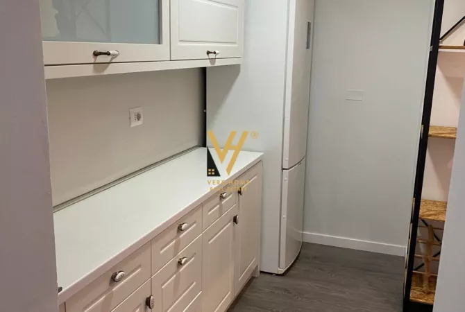 Shtepi me qera Apartament ne Tirane, 2+1, Mobilimi E mobiluar, Pagesa 550  Euro.