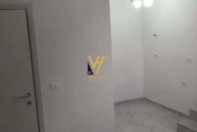 Ambient biznesi me qera 3+1 ne Tirane - 500 Euro