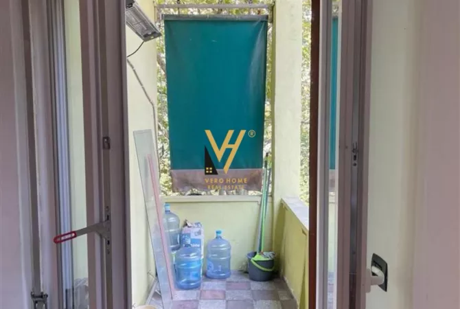 JEPET ZYRE 70 M2 ME QERA TEK RRUGA VASO PASHA, BLLOK 800 EURO