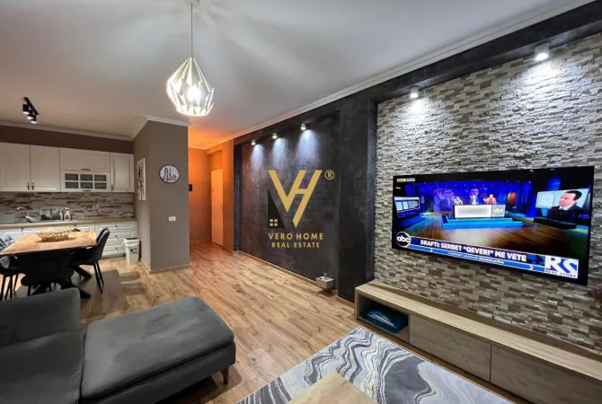 Shtepi me qera 2+1 ne Tirane - 1,000 Euro