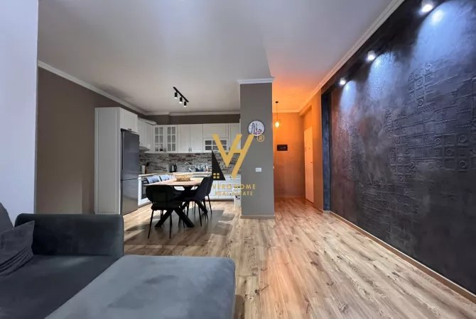 Shtepi me qera 2+1 ne Tirane - 1,000 Euro