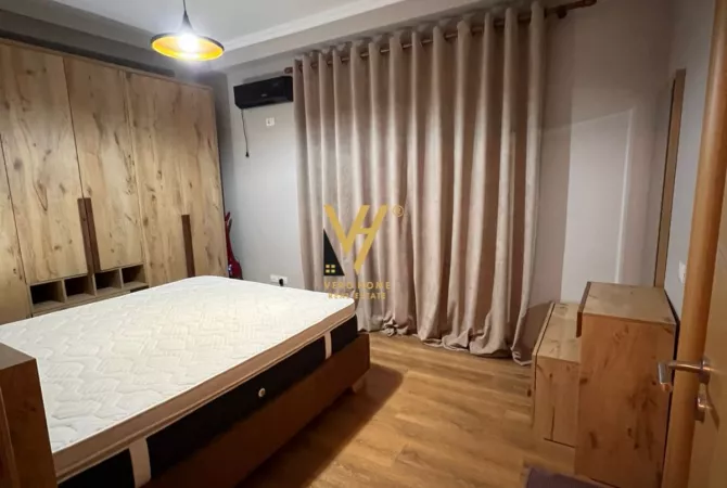 Shtepi me qera Apartament ne Tirane, 2+1, Mobilimi E mobiluar, Pagesa 1,000  Euro.