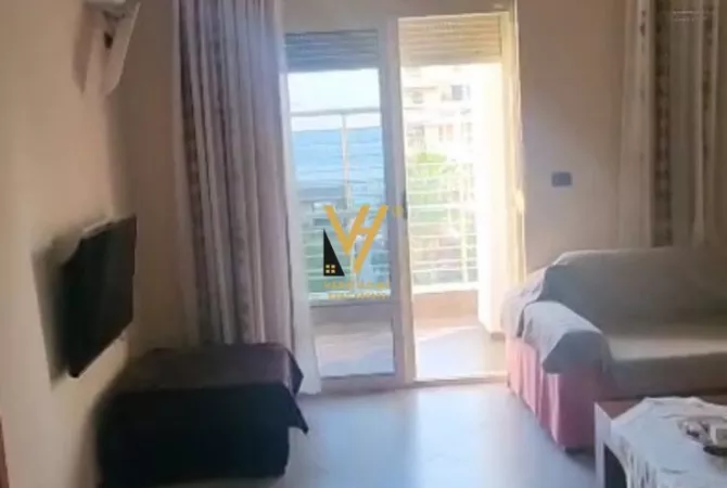 Shtepi ne shitje Apartament ne Durres, 2+1, Mobilimi E mobiluar, Pagesa 200,000  Euro.
