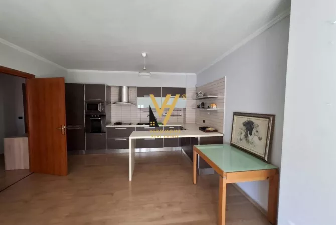 Shtepi me qera Apartament ne Tirane, 1+1, Mobilimi E mobiluar, Pagesa 900  Euro.