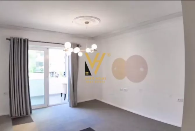 Ambient biznesi me qera 3+1 ne Tirane - 2,000 Euro