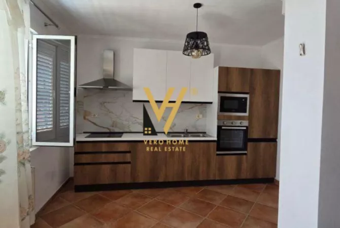 Shtepi me qera 3+1 ne Tirane - 70,000 Leke