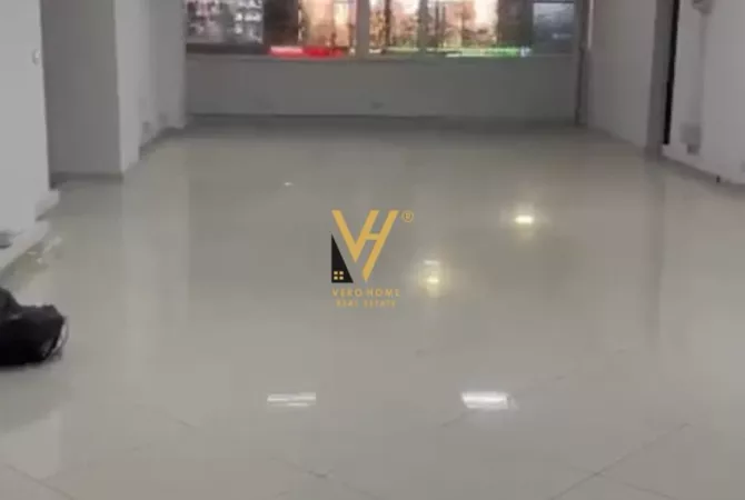 Ambient biznesi me qera 3+1 ne Tirane - 2,000 Euro