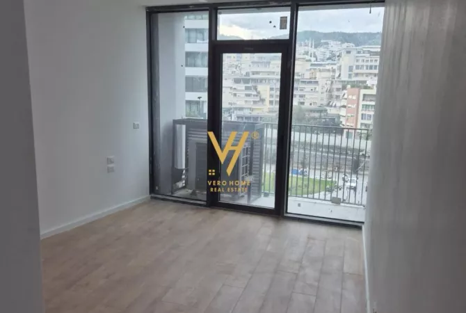 Ambiente Commerciale in Affitto 3+1 a Tirana - 1,900 Euro