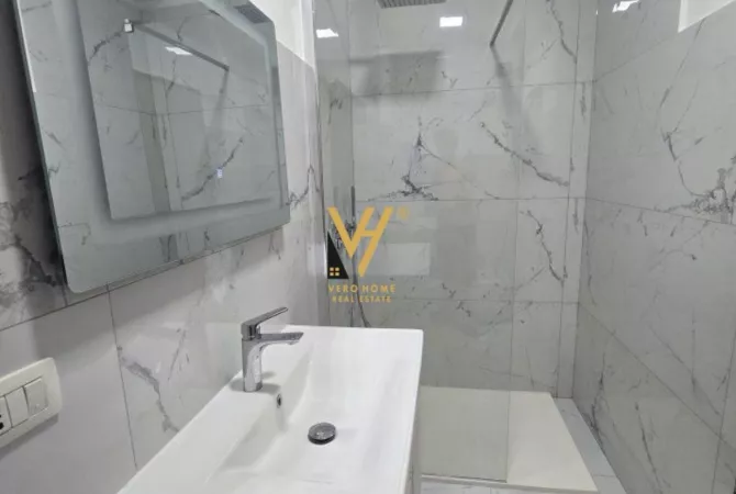 Shtepi me qera Apartament ne Tirane, 3+1, Mobilimi Pjeserisht e mobiluar, Pagesa 600  Euro.