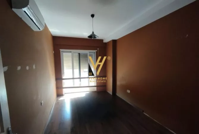 Shtepi ne shitje Apartament ne Tirane, 3+1, Mobilimi E mobiluar, Pagesa 255,000  Euro.