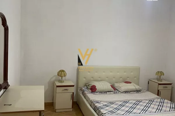 Shtepi me qera Shtepi Private ne Tirane, 2+1, Mobilimi E mobiluar, Pagesa 450  Euro.