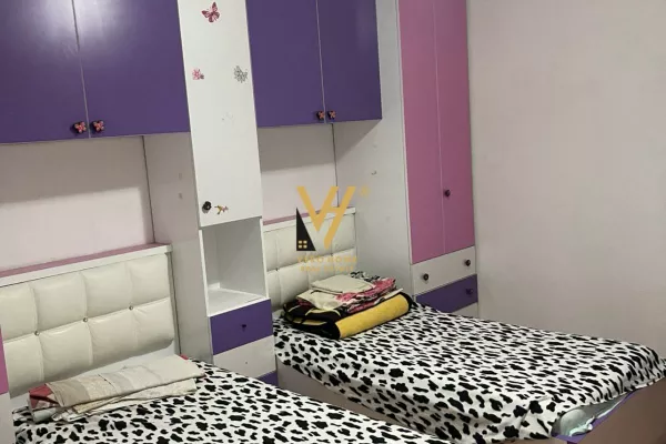 Shtepi me qera Shtepi Private ne Tirane, 2+1, Mobilimi E mobiluar, Pagesa 450  Euro.