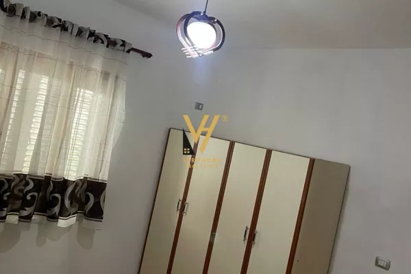 Shtepi me qera Shtepi Private ne Tirane, 2+1, Mobilimi E mobiluar, Pagesa 450  Euro.