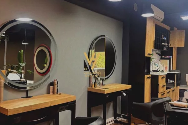 Ambient biznesi me qera 1+1 ne Tirane - 100,000 Leke