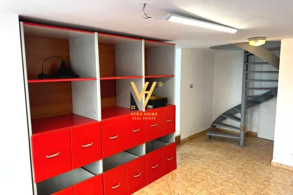 Ambient biznesi me qera 3+1 ne Tirane - 1,000 Euro