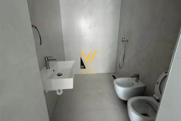 Shtepi me qera Apartament ne Tirane, 2+1, Mobilimi Bosh, pa mobiluar, Pagesa 550  Euro.