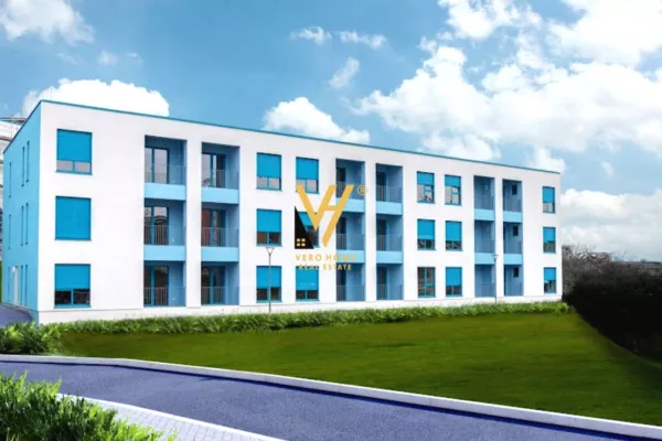 Ambiente Commerciale in Affitto 3+1 a Tirana - 300 Euro