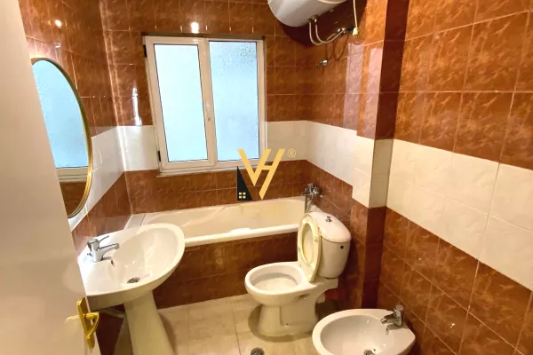 Shtepi me qera Apartament ne Tirane, 2+1, Mobilimi E mobiluar, Pagesa 800  Euro.