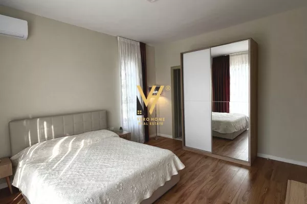 Shtepi me qera Vila Luksoze ne Tirane, 3+1, Mobilimi E mobiluar, Pagesa 1,600  Euro.