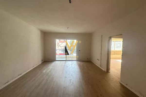 Ambient biznesi me qera 3+1 ne Tirane - 1,500 Euro
