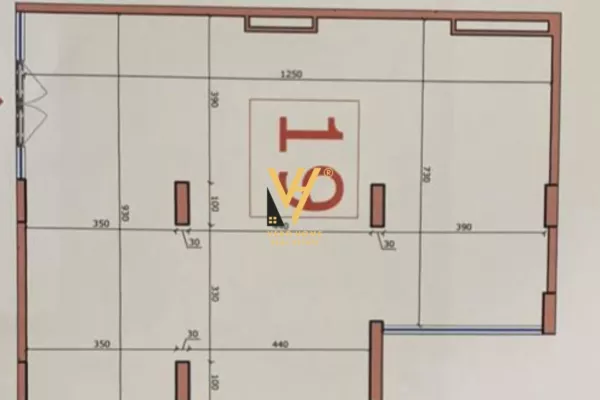 Ambiente Commerciale in Vendita 1+1 a Tirana - 205,000 Euro