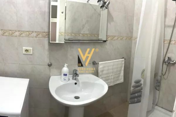 Shtepi me qera Shtepi Private ne Tirane, 1+1, Mobilimi E mobiluar, Pagesa 50,000  Leke.