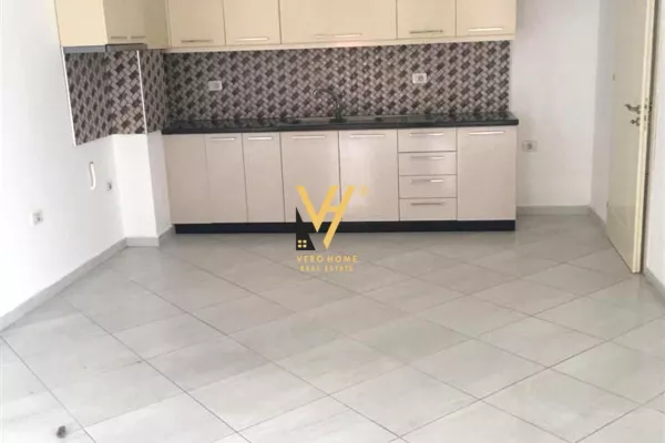 Business Property for Rent 3+1 in Tirana - 700 Euro