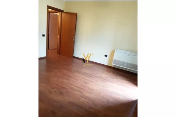 Shtepi me qera Vila Luksoze ne Tirane, 7+1, Mobilimi Pjeserisht e mobiluar, Pagesa 2,500  Euro.