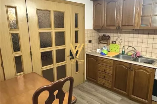 Shtepi me qera 2+1 ne Tirane - 65,000 Leke