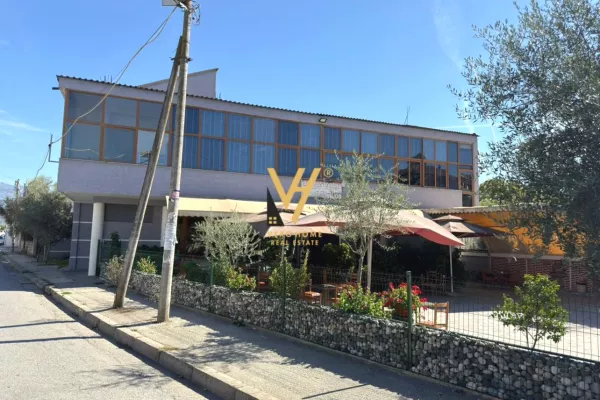 Ambient biznesi me qera 2+1 ne Tirane - 4,000 Euro