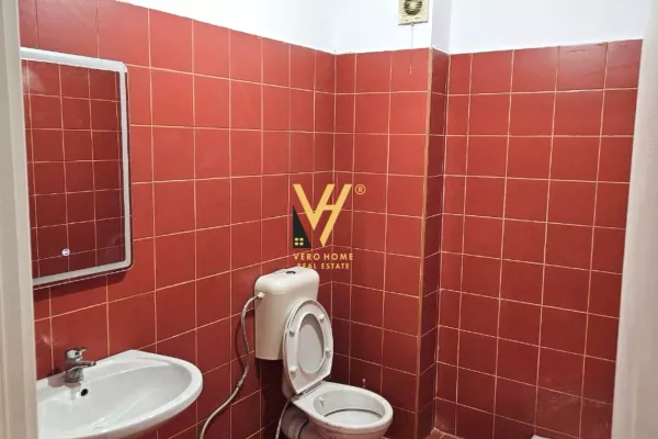 Shtepi me qera Apartament ne Tirane, 3+1, Mobilimi E mobiluar, Pagesa 55,000  Leke.