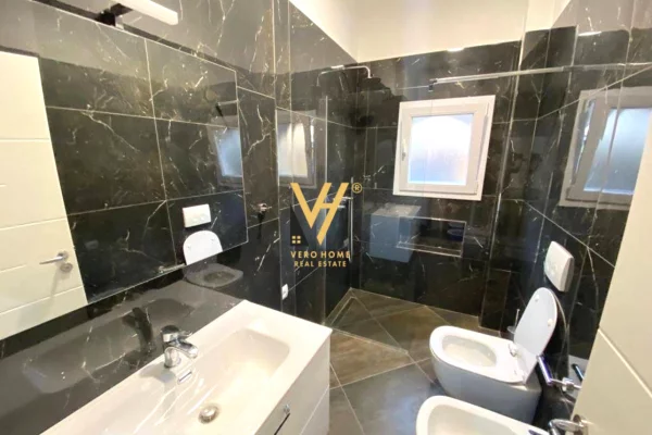 Shtepi me qera Apartament ne Tirane, 2+1, Mobilimi E mobiluar, Pagesa 68,000  Leke.