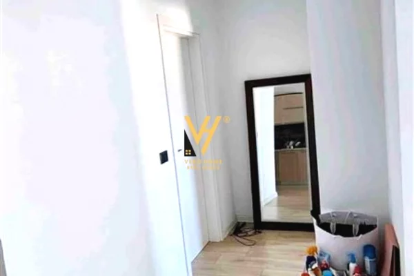 Shtepi me qera Apartament ne Tirane, 1+1, Mobilimi E mobiluar, Pagesa 500  Euro.