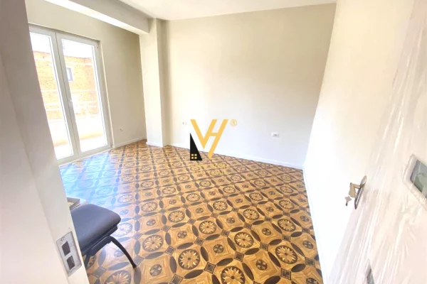 Business Property for Rent 3+1 in Tirana - 750 Euro