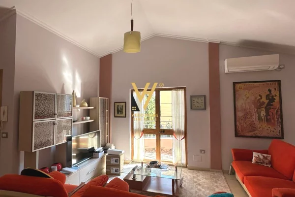Shtepi me qera 3+1 ne Tirane - 1,000 Euro
