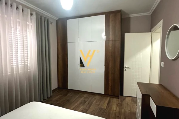 Shtepi me qera Apartament ne Tirane, 2+1, Mobilimi E mobiluar, Pagesa 80,000  Leke.