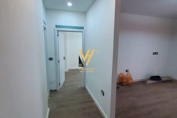 Appartamento in vendita a Tirana 1+1, Vuoto