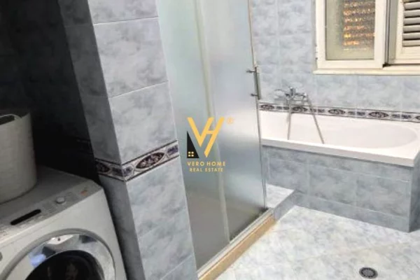 Shtepi me qera Shtepi Private ne Tirane, 3+1, Mobilimi E mobiluar, Pagesa 70,000  Leke.