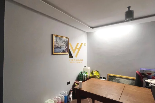 Business Property for Rent 1+1 in Tirana - 35,000 Leke