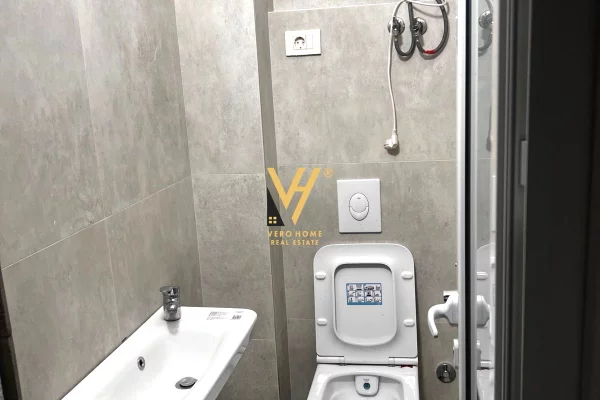 Business Property for Rent 1+1 in Tirana - 35,000 Leke