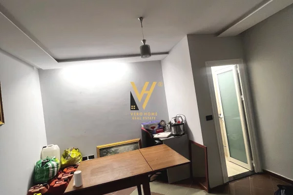 Business Property for Rent 1+1 in Tirana - 35,000 Leke