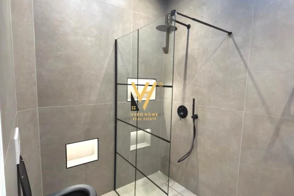 JEPET AMBIENT BIZNESI 170 M2 TE VILAT GJERMANE 1.900 EURO