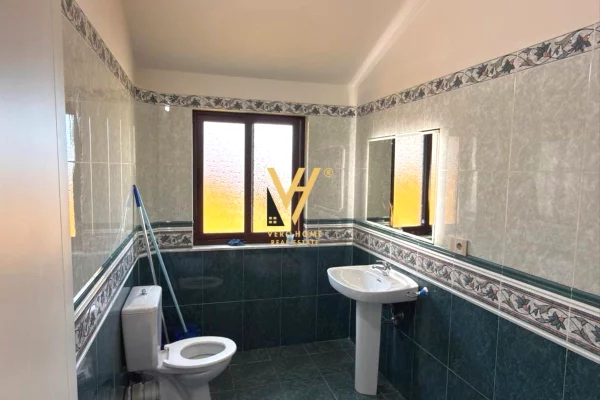 Shtepi me qera Apartament ne Tirane, 4+1, Mobilimi E mobiluar, Pagesa 1,900  Euro.