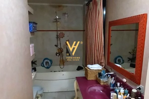 Shtepi ne shitje Apartament ne Tirane, 3+1, Mobilimi E mobiluar, Pagesa 620,000  Euro.