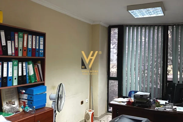 JEPET ZYRE 30 M2 ME QERA TE 21 DHJETORI 40.000 LEKE