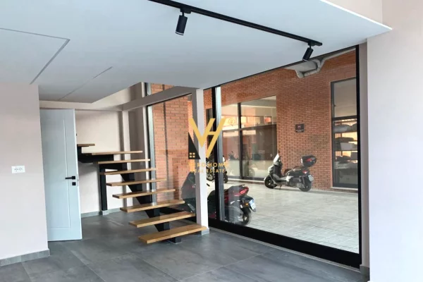 Business Property for Rent 3+1 in Tirana - 1,200 Euro