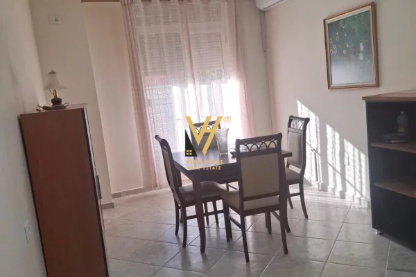 Shtepi me qera 2+1 ne Tirane - 80,000 Leke